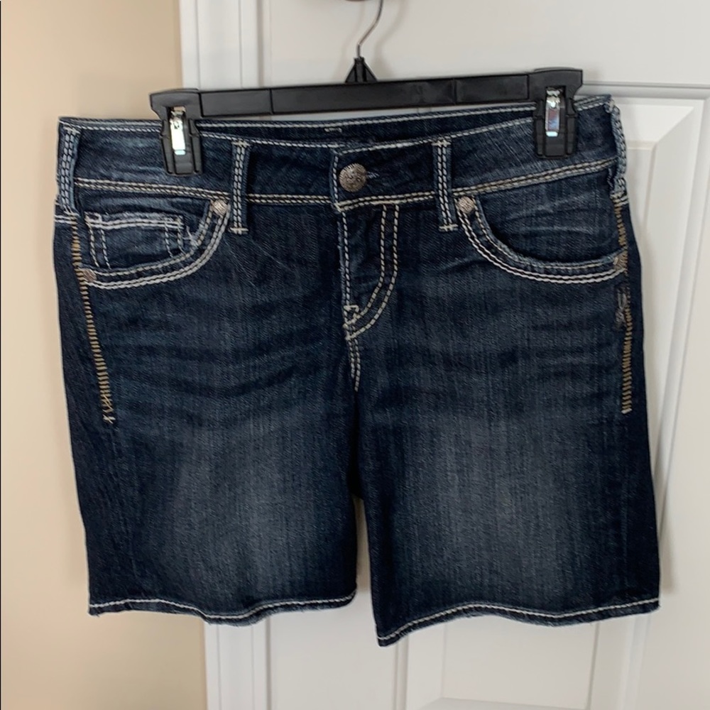 Women’s Silver Suki Jean Short - Size 28